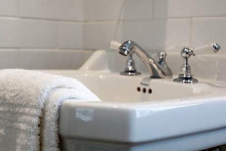 Standard Signature Queen Room