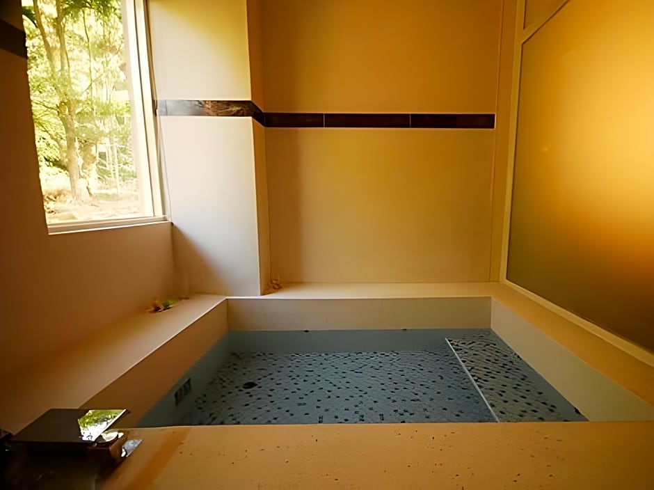Young Chi Ku Hot Spring B&B