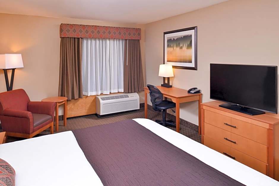 Best Western Plus Olympic Inn