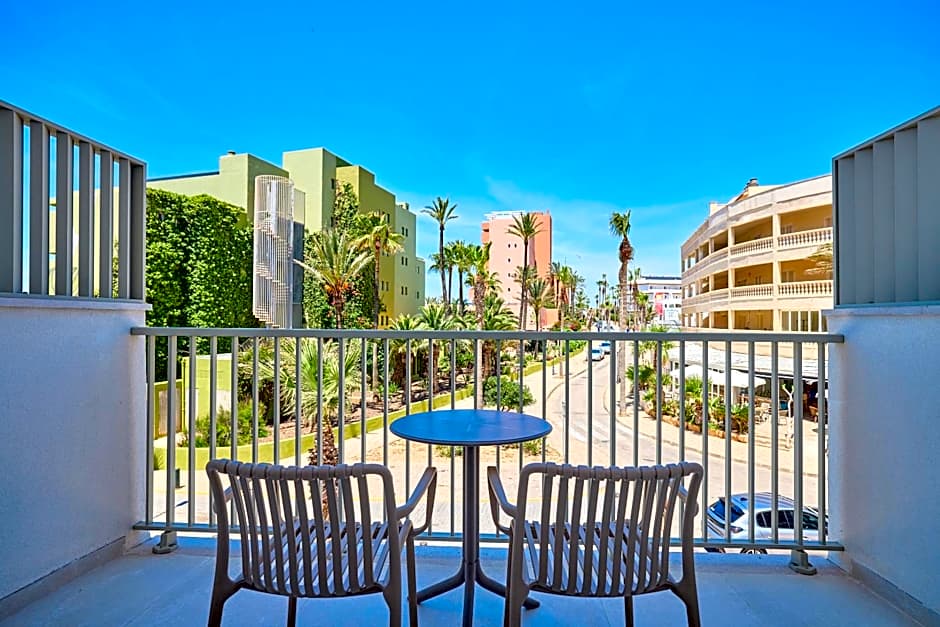 Universal Hotel Romantica