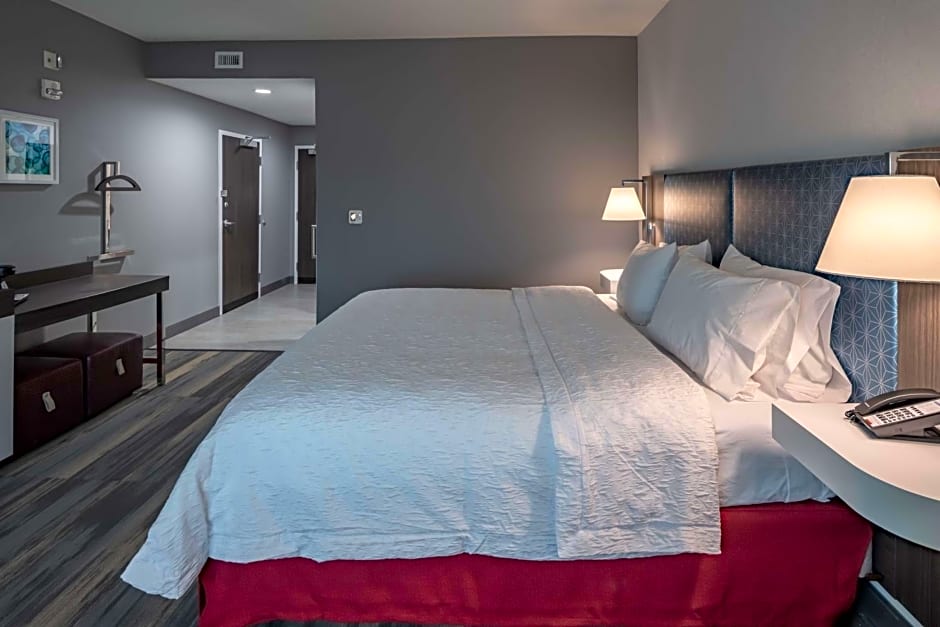 Hampton Inn By Hilton and Suites Dallas/Plano Central