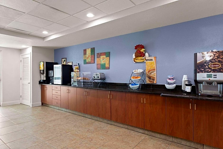 Microtel Inn and Suites - Zephyrhills