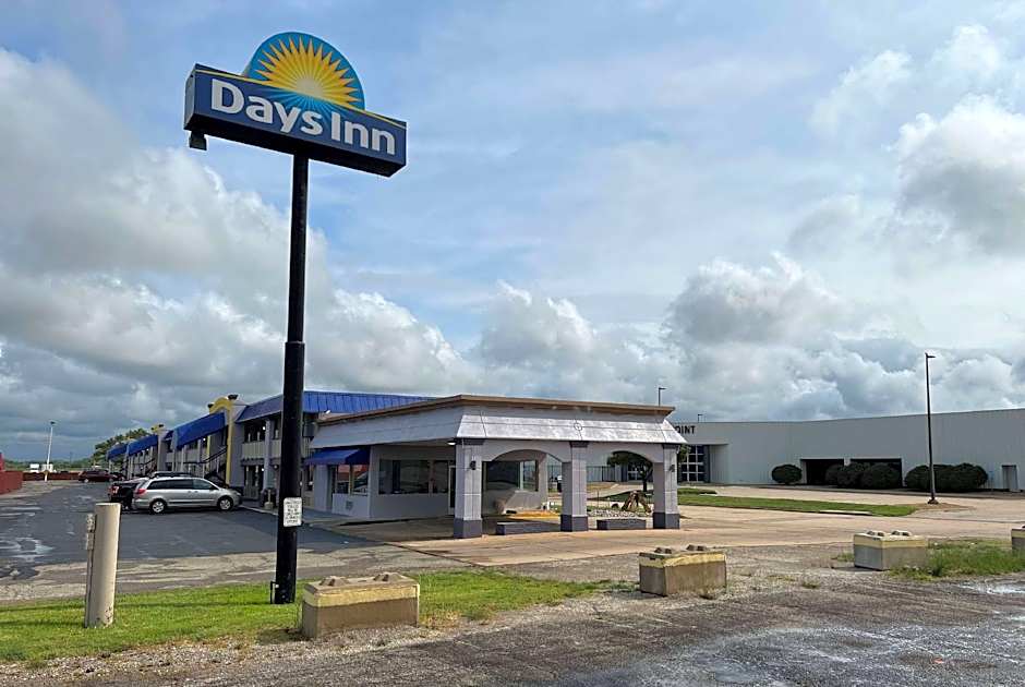 Days Inn by Wyndham Salina South