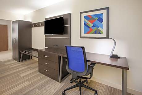 1 King Suite Communications Accessible