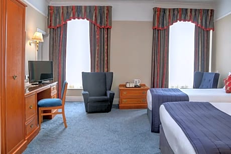 1 Double 3 Single Beds, Non-Smoking, Adjoining Rooms