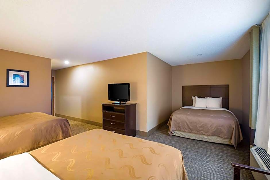 Quality Inn I-70 Near Kansas Speedway