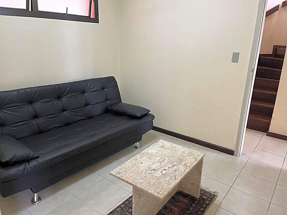 RIVIERA: M6 PRAÇA DAS ARTES 24 Duplex, Perto da Praia, Vista para as Piscinas, 3Dorms+Sala Íntima, 2½Banh, 2Gar, Ar+Ventiladores, Wi-Fi, Tela de Proteção, Varanda com Churrasqueira Ecológica, até 8-9Hóspedes