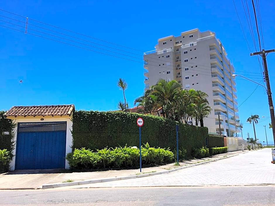 Pé na Areia com Piscina e Churrasqueira - 2 suítes