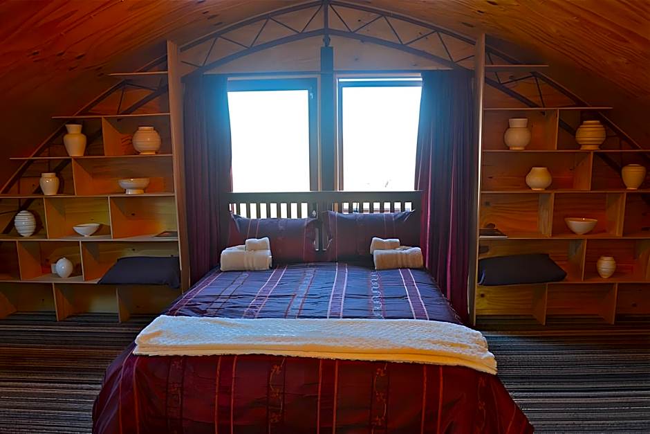 Photo 1 of 1 of 1 Queen Bed