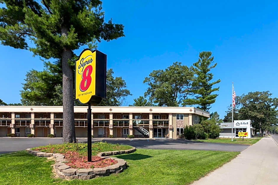 Super 8 by Wyndham Traverse City