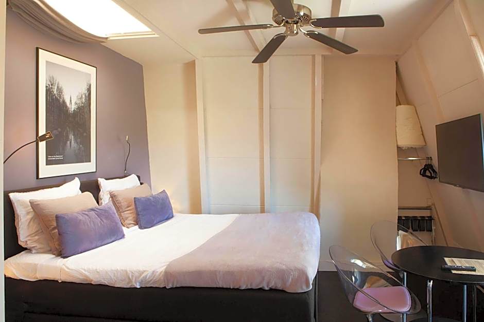 Zwanestein Canal House