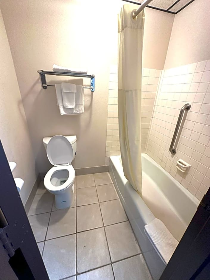 Quality Inn & Suites Salina
