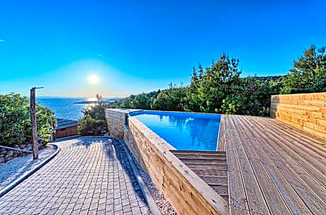 Golden Haven Luxe Glamp Resort