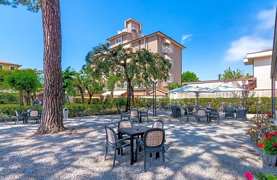 Hotel Apuana