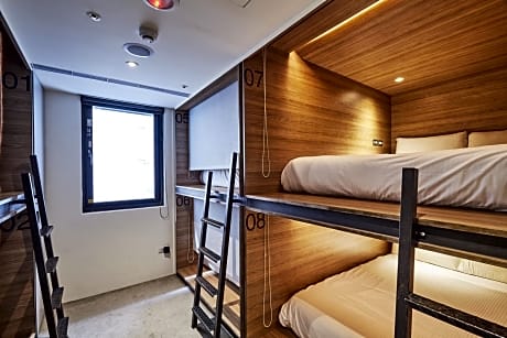 Double Bed in Mixed Dormitory