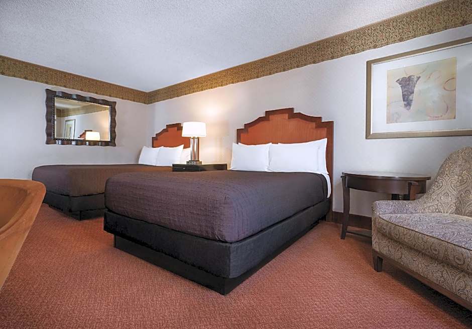 Photo 1 of 7 of Manor 1 King Bed Lodge