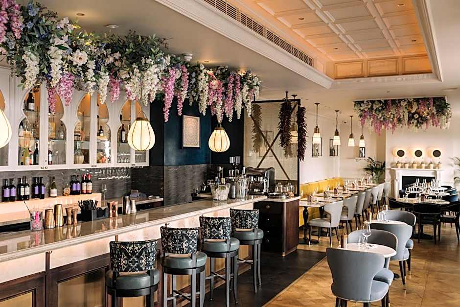 100 Queen's Gate Hotel London, Curio Collection by Hilton