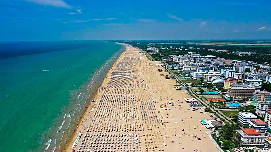 Welcoming flat for 6 guests next to the beach