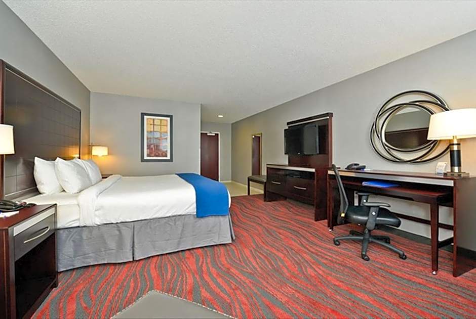Holiday Inn Express & Suites Utica By IHG