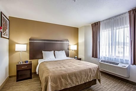 Standard Queen Room with Two Queen Beds - Non-Smoking - Non-refundable - Breakfast included in the price 