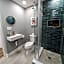 Modern Luxe Family & Groups Friendly Bungalow with Patio & Workspace