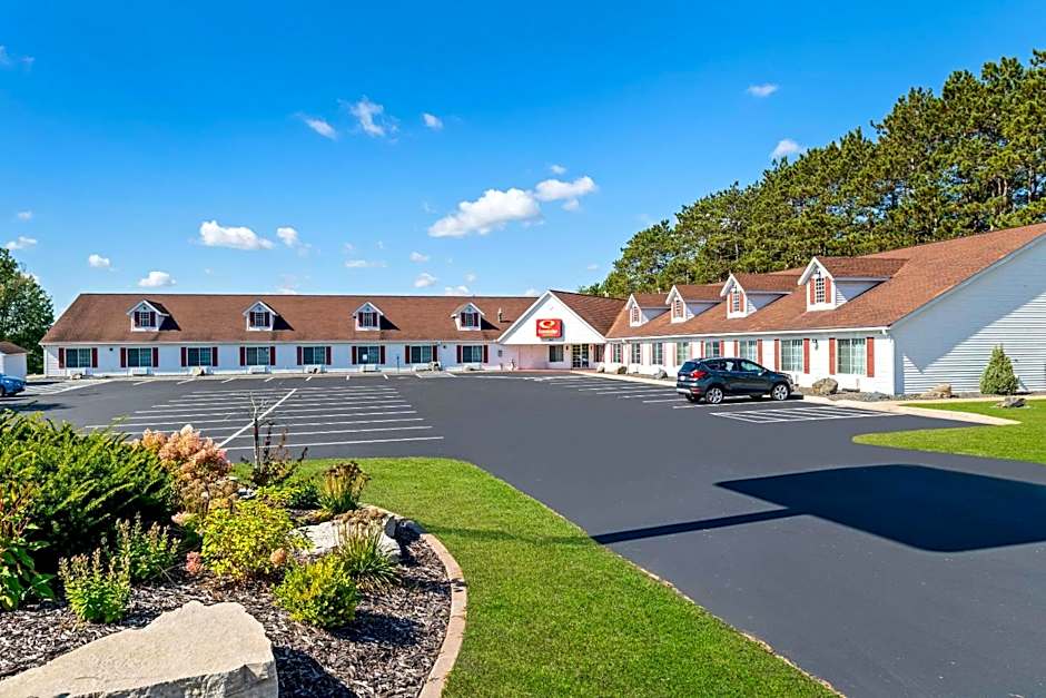 Econo Lodge Inn and Suites Eau Claire