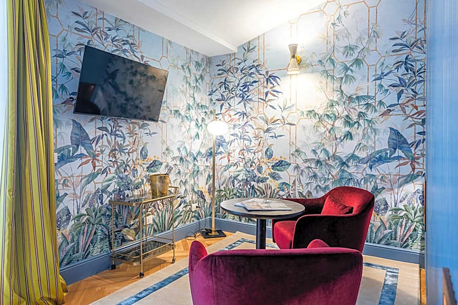 Glimpse Hotel