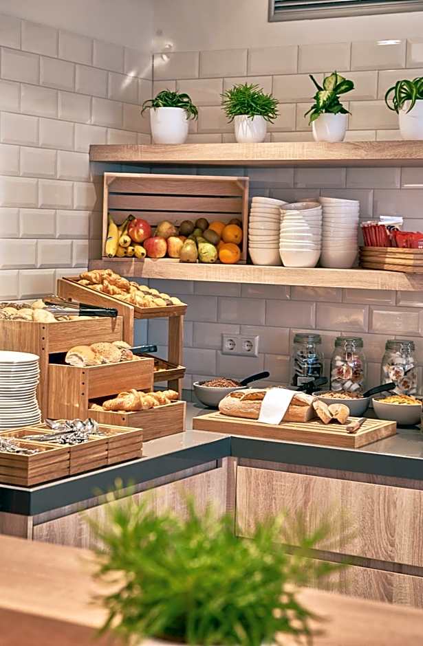 Holiday Inn Express Amsterdam - City Hall By IHG