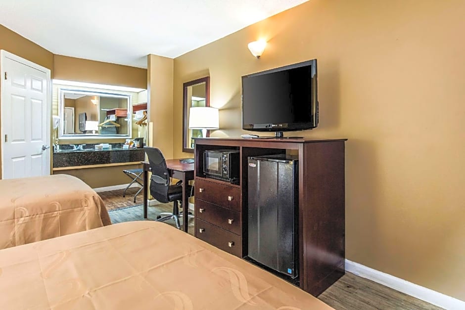 Quality Inn Bessemer I-20 exit 108