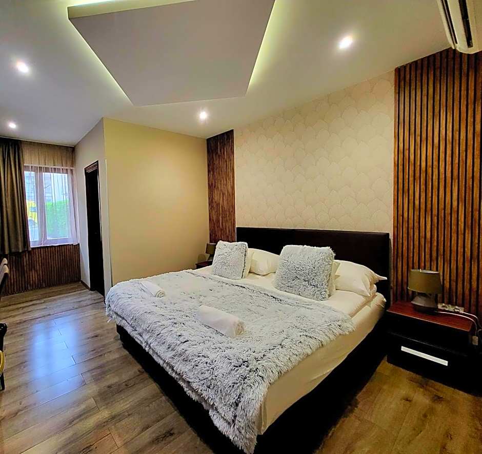 Vén Diófa De Lux Panzió