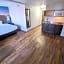 Clarion Pointe Bettendorf - Quad Cities