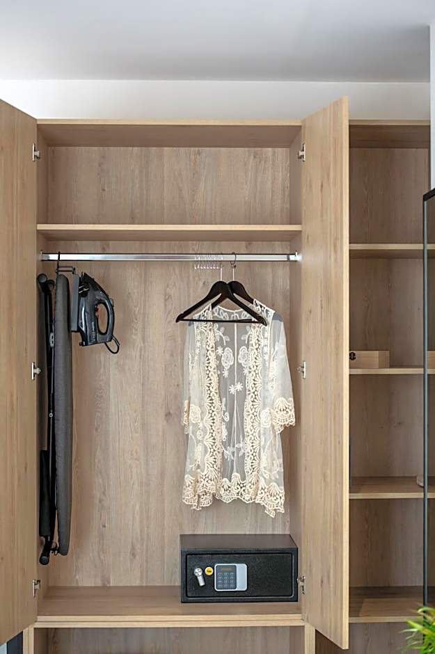 Calives Premium Stay