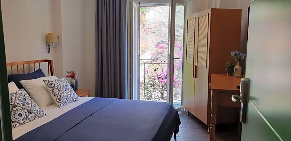 AtaÇesme Otel