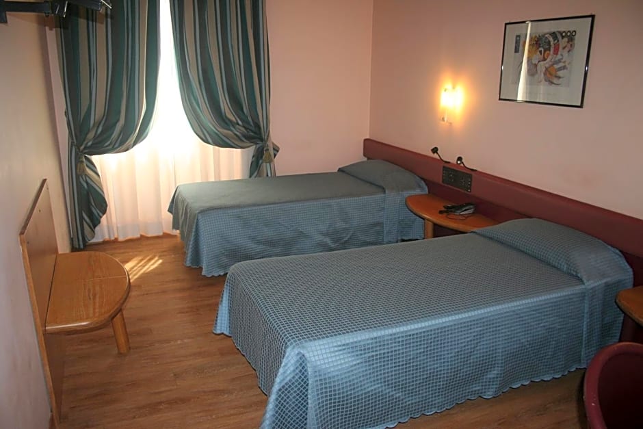 Albert Hotel