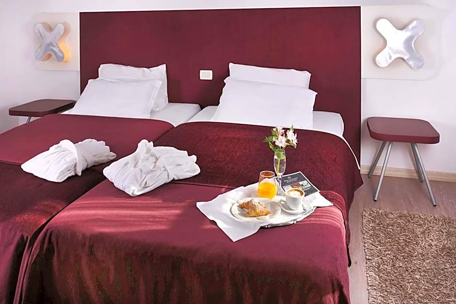 VELANERA Hotel & Restaurant