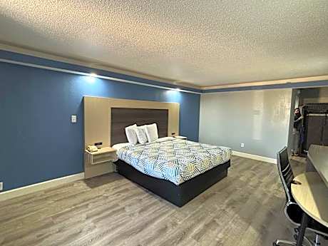 1 King Bed Non Smoking