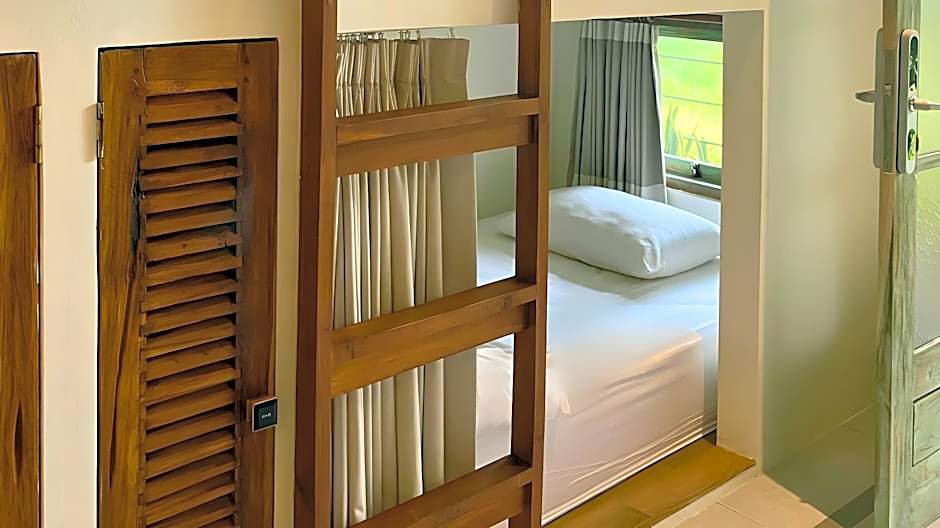 White Penny Hostel