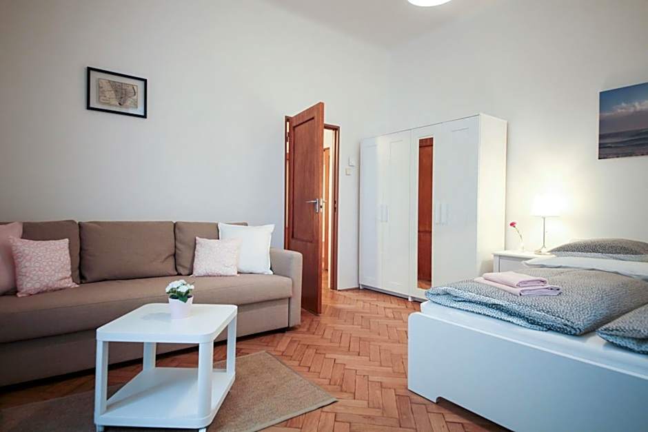 Angel City Aparthotel