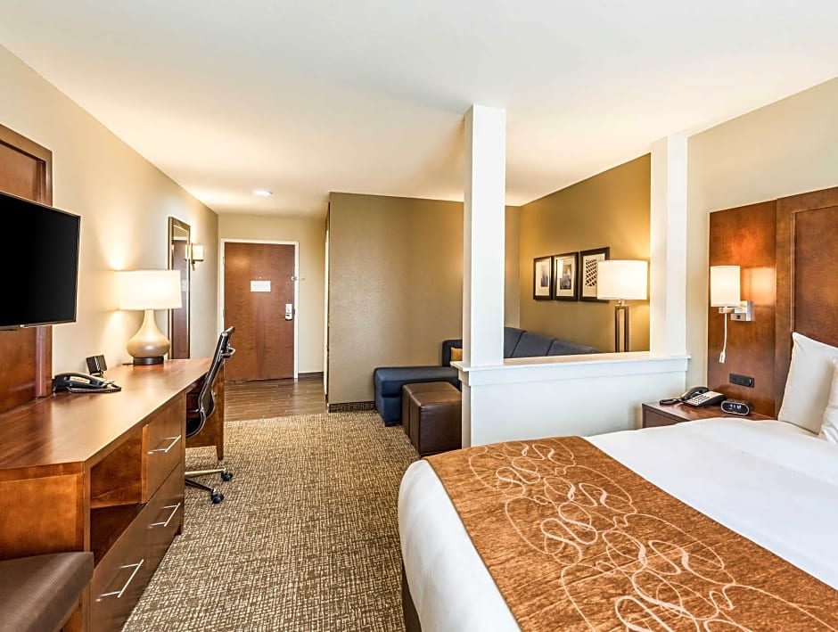 Comfort Suites