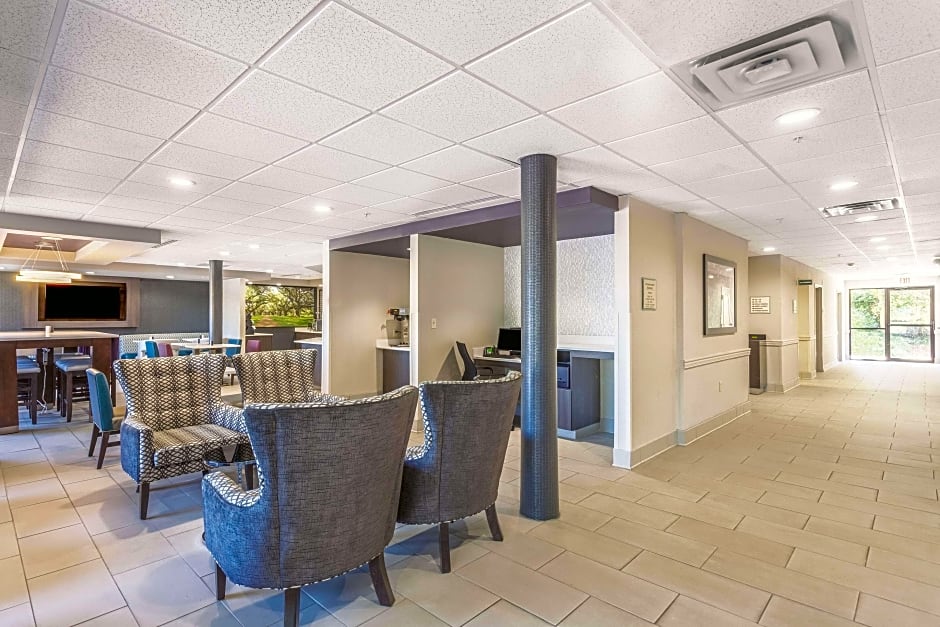 La Quinta Inn and Suites Jackson Airport