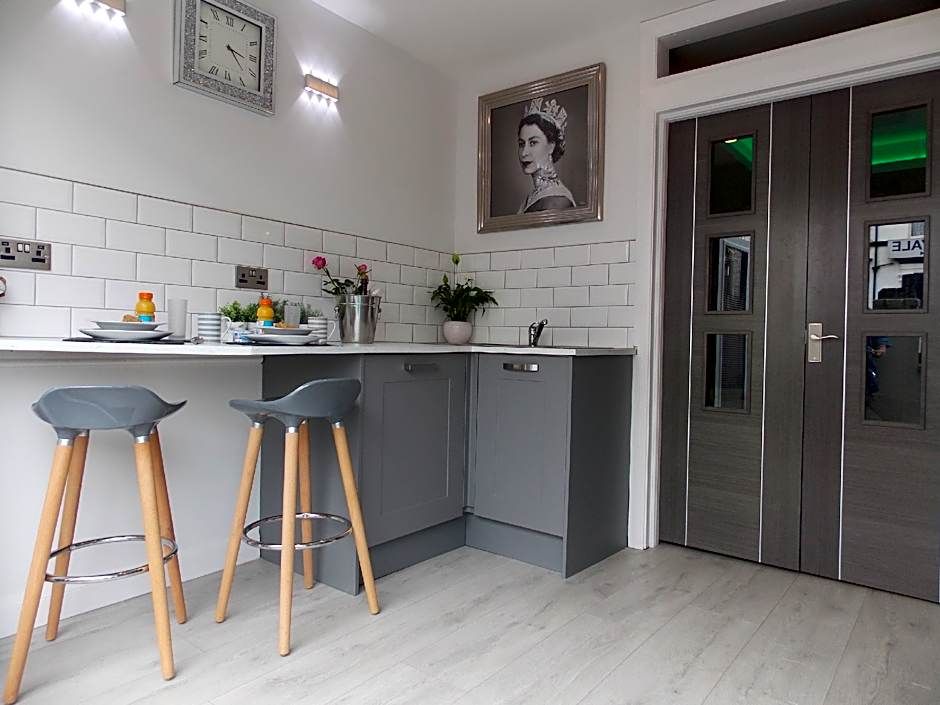 Eden Suite Sasco Apartments