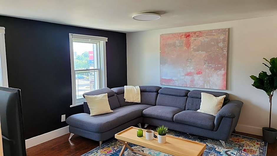 JstLikeHome - Old Ottawa Suite & Guesthouse