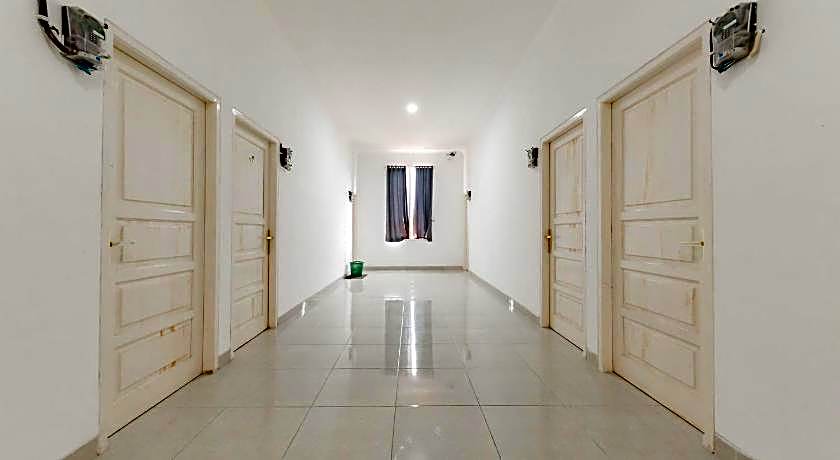 Urbanview Hotel Sabar Residence CSB Mall