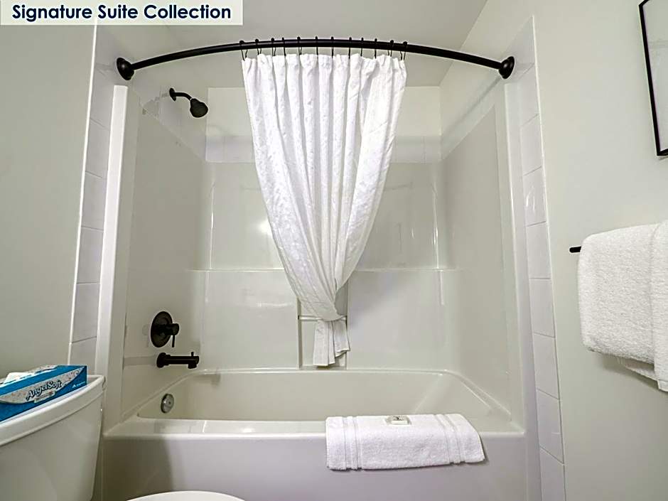 Waters Edge Shoreside Suites