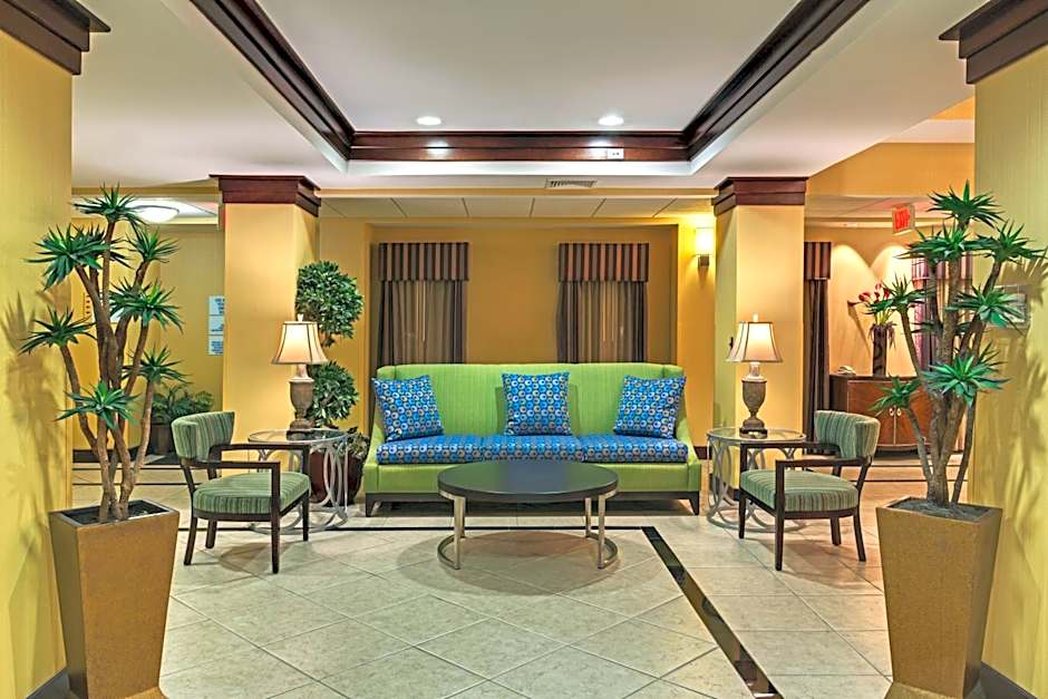 Holiday Inn Express Tower Center New Brunswick By IHG