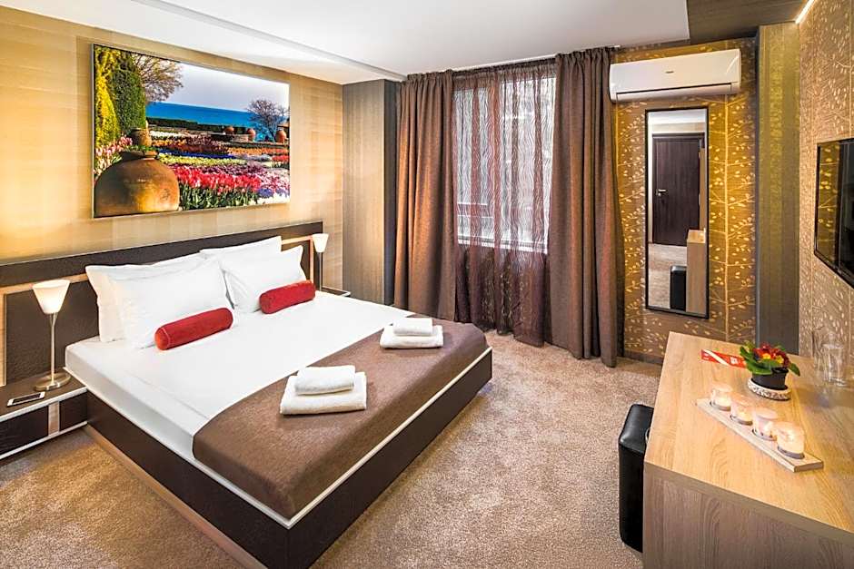 Central Point Boutique Hotel