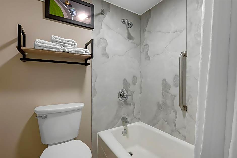 Best Western Plus Indianapolis North at Pyramids