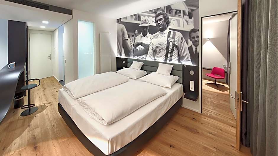V8 HOTEL Motorworld Region Stuttgart