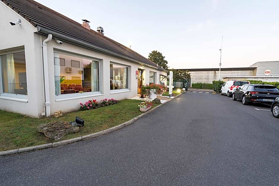 Campanile Montesson Le Vesinet Hotel
