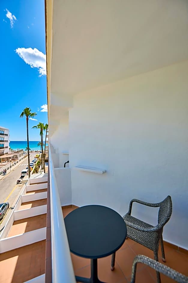 Universal Hotel Bikini